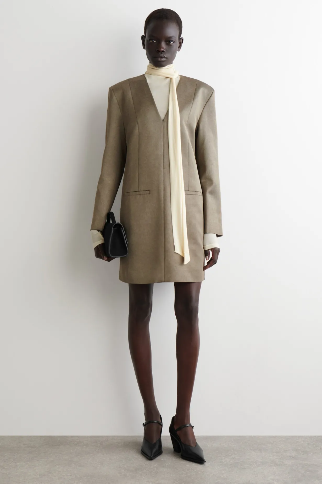 SMOKINGKLEID AUS WOLL-MIX IN METALLIC-OPTIK