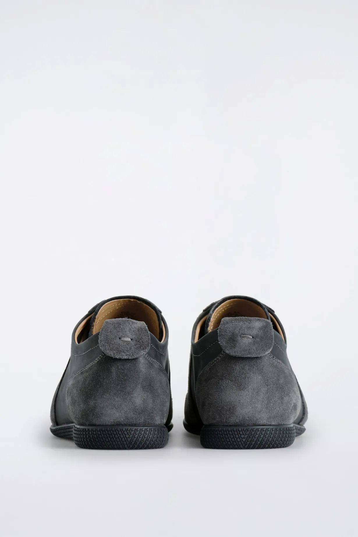 SNEAKERS AUS NUBUK- UND VELOURSLEDER