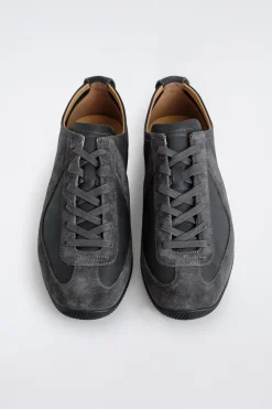 SNEAKERS AUS NUBUK- UND VELOURSLEDER