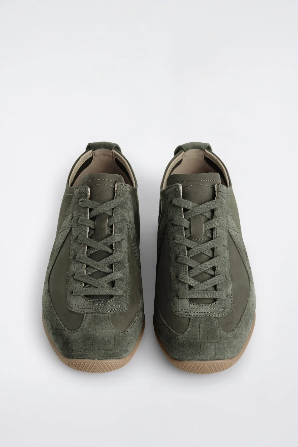 SNEAKERS AUS NUBUK- UND VELOURSLEDER
