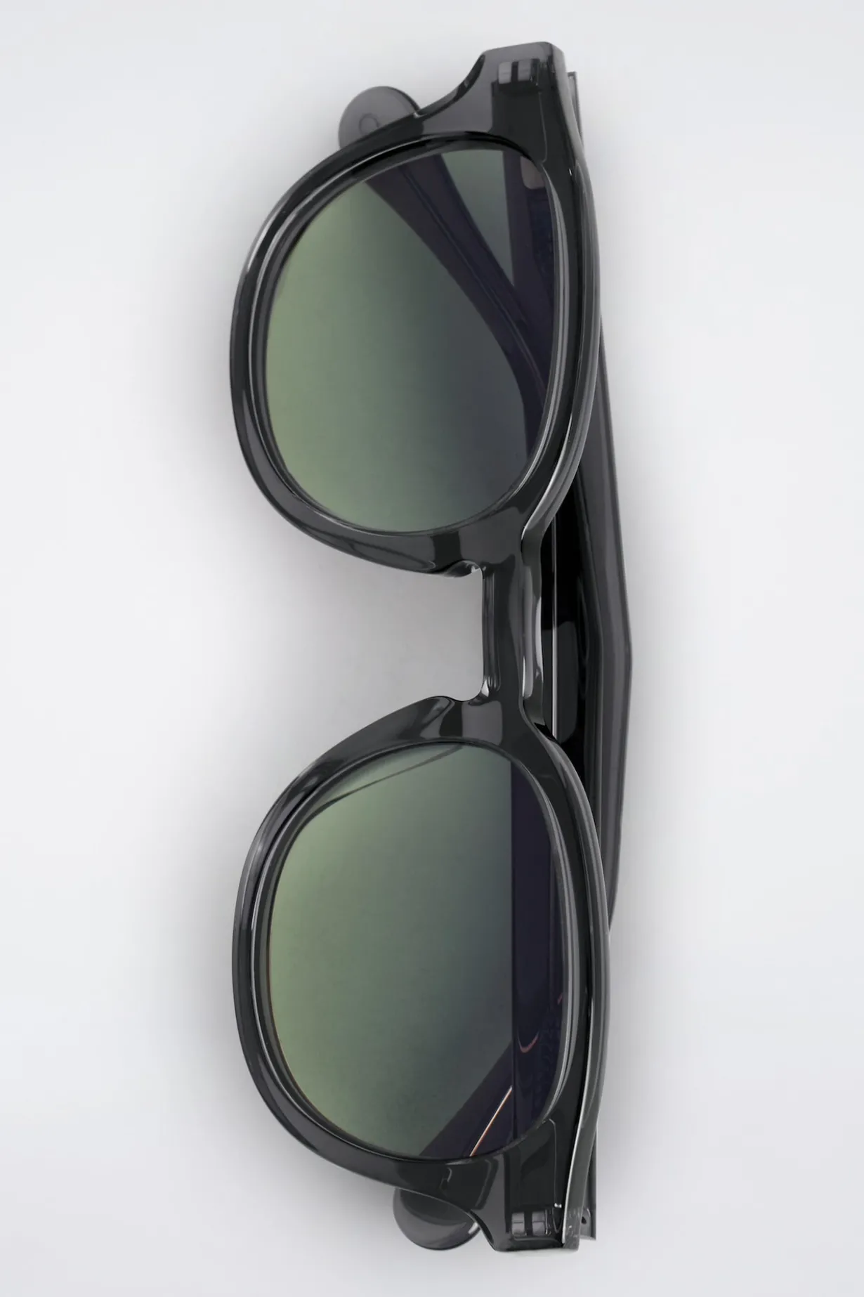 SONNENBRILLE MIT D-RAHMEN