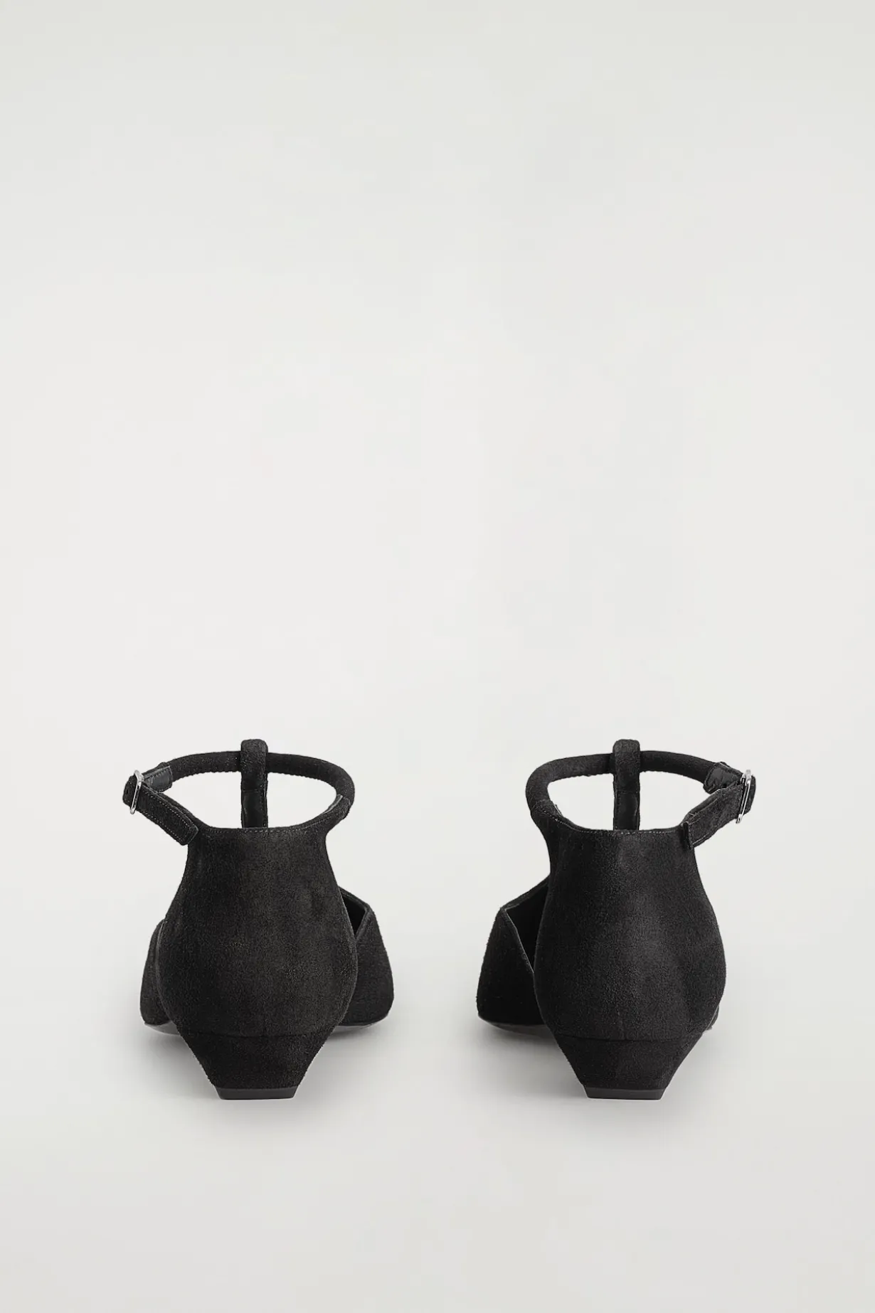 SPITZE KITTEN-HEELS AUS VELOURSLEDER MIT T-RIEMEN