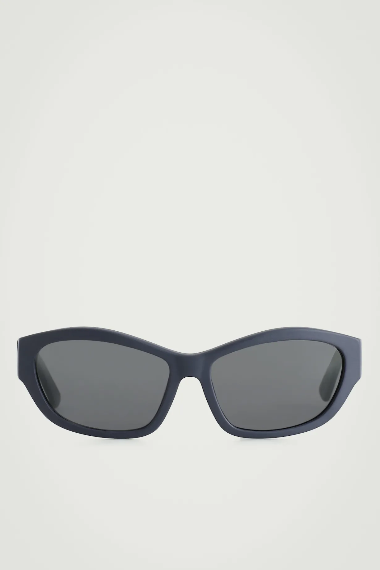 SPORTLICHE SONNENBRILLE