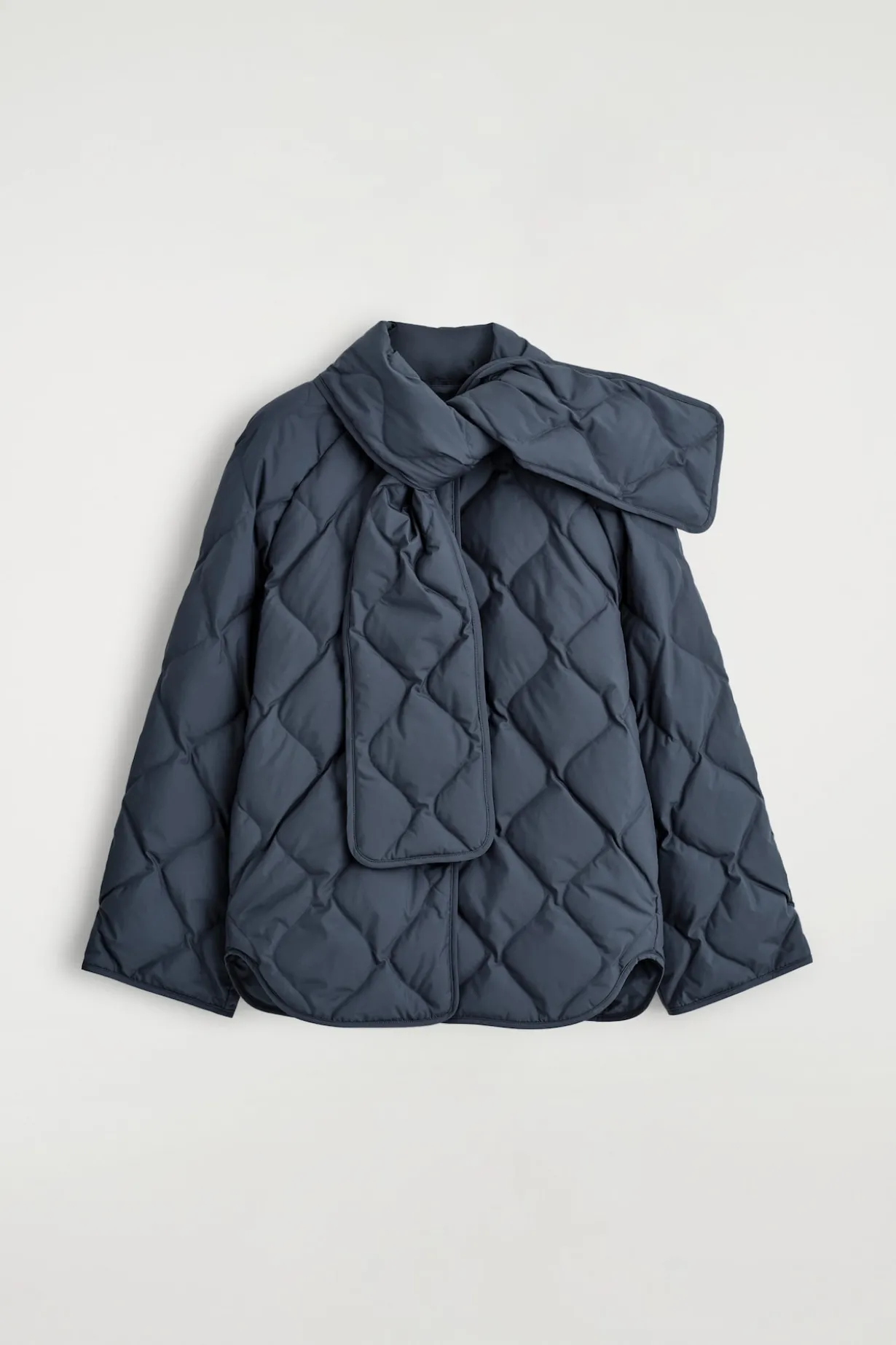 STEPPJACKE MIT SCHALDETAIL