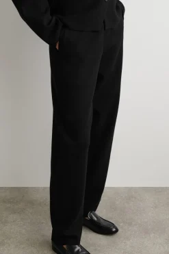 STRICKHOSE AUS WOLLE MIT BARREL-BEIN