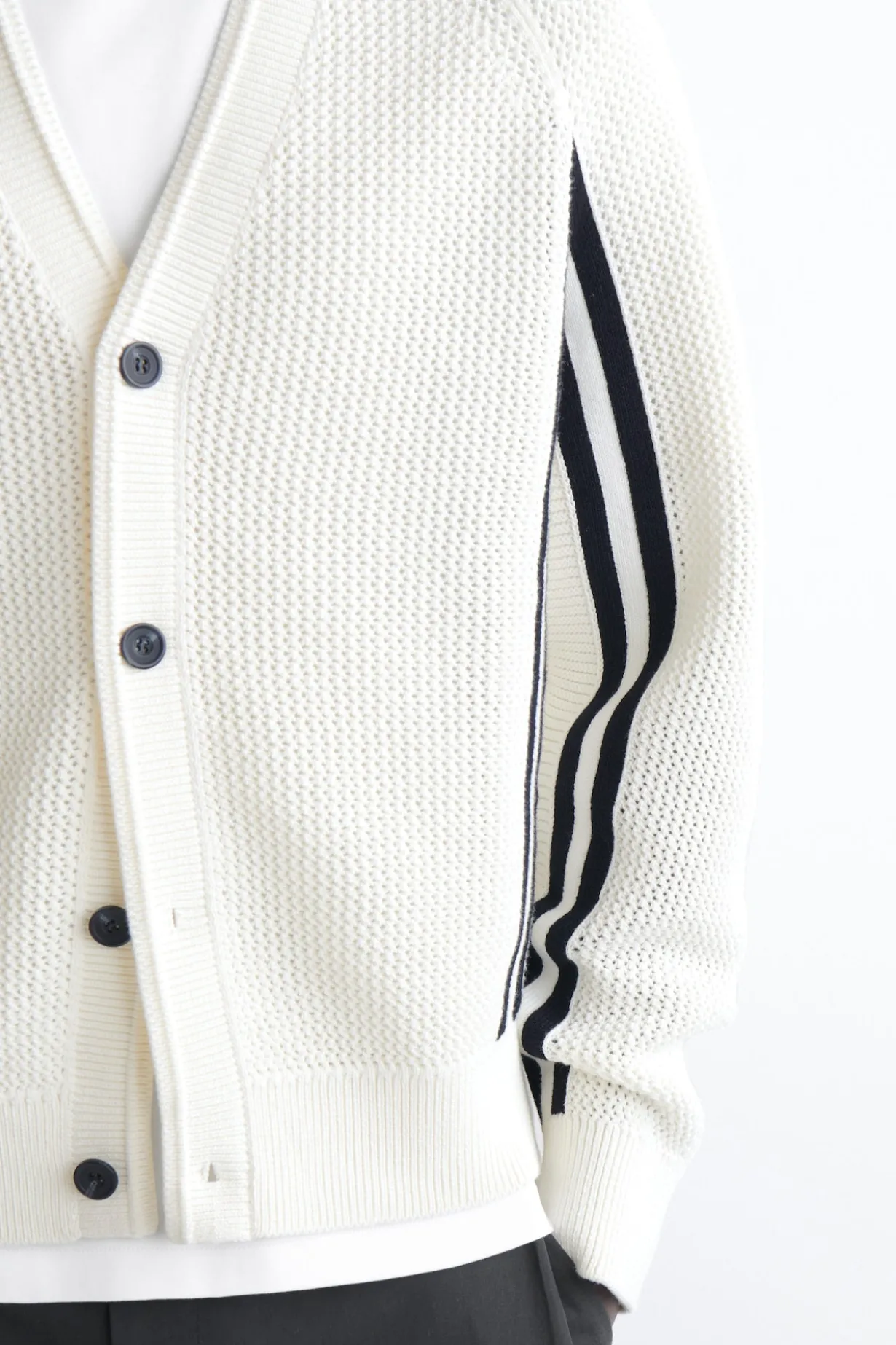 STRICKJACKE AUS BAUMWOLLE MIT STREIFEN