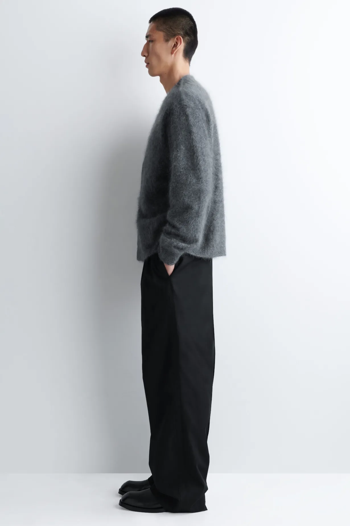 STRICKJACKE AUS GEBÜRSTETEM KASCHMIR