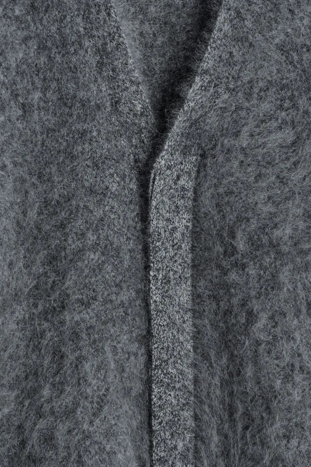 STRICKJACKE AUS GEBÜRSTETEM KASCHMIR