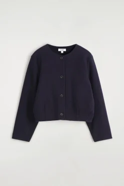 STRICKJACKE AUS GEKOCHTER MERINOWOLLE