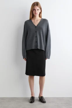 STRICKJACKE AUS KASCHMIR MIT V-AUSSCHNITT