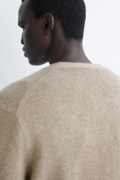 STRICKJACKE AUS KASCHMIR MIT V-AUSSCHNITT