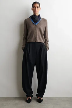 STRICKJACKE AUS KASCHMIR MIT V-AUSSCHNITT