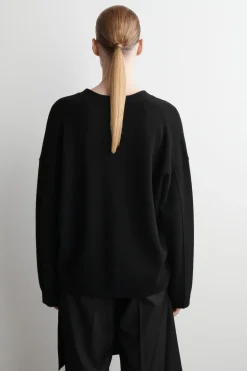 STRICKJACKE AUS KASCHMIR MIT V-AUSSCHNITT