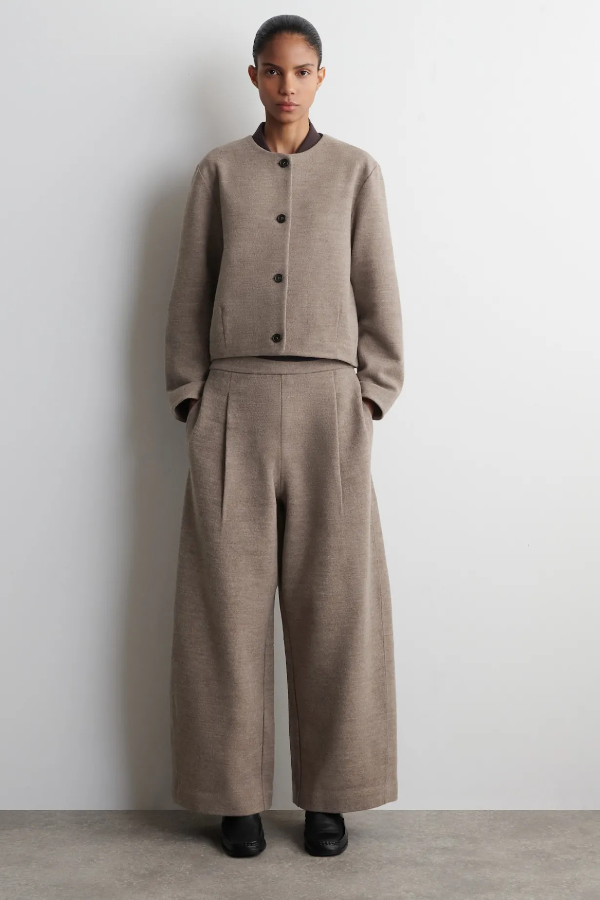 STRICKJACKE AUS KOCHWOLLE