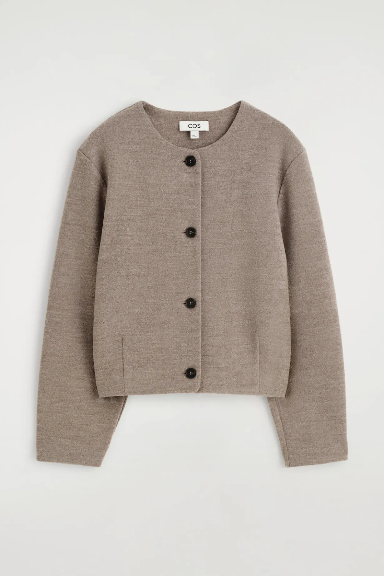 STRICKJACKE AUS KOCHWOLLE