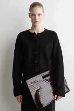 STRICKJACKE AUS KOCHWOLLE