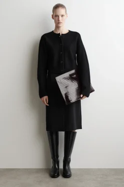 STRICKJACKE AUS KOCHWOLLE