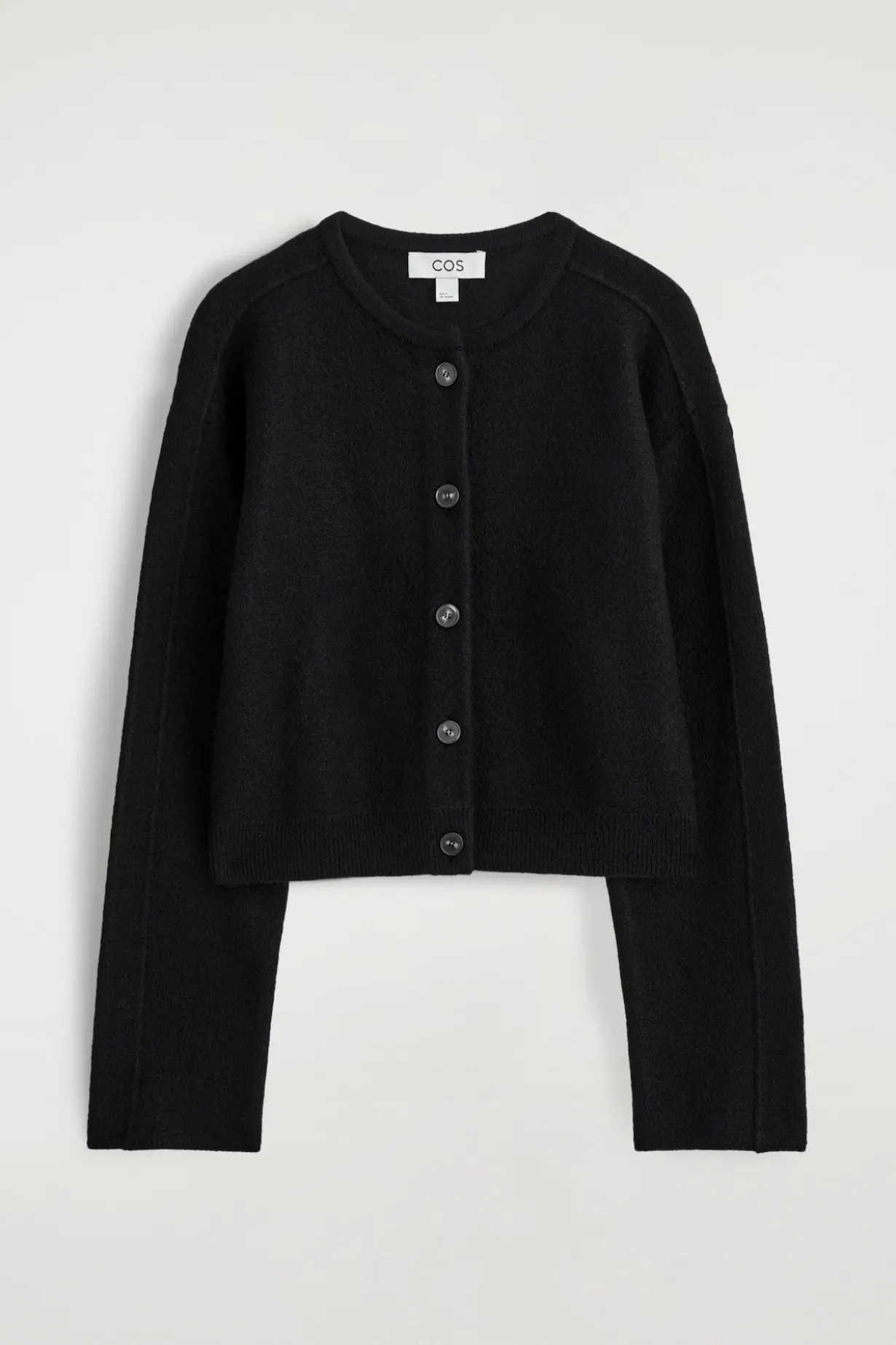 STRICKJACKE AUS KOCHWOLLE