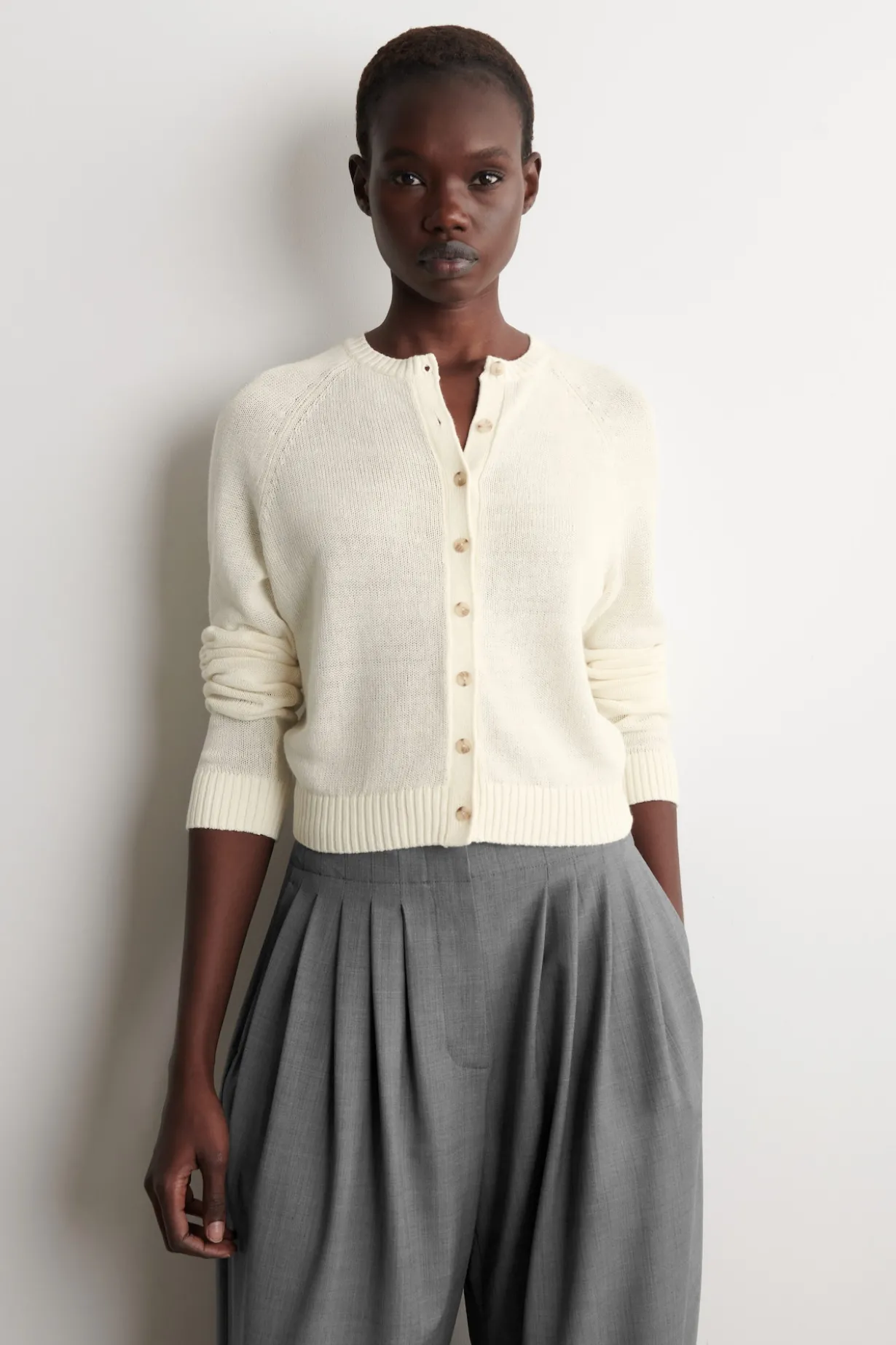 STRICKJACKE AUS LEINEN