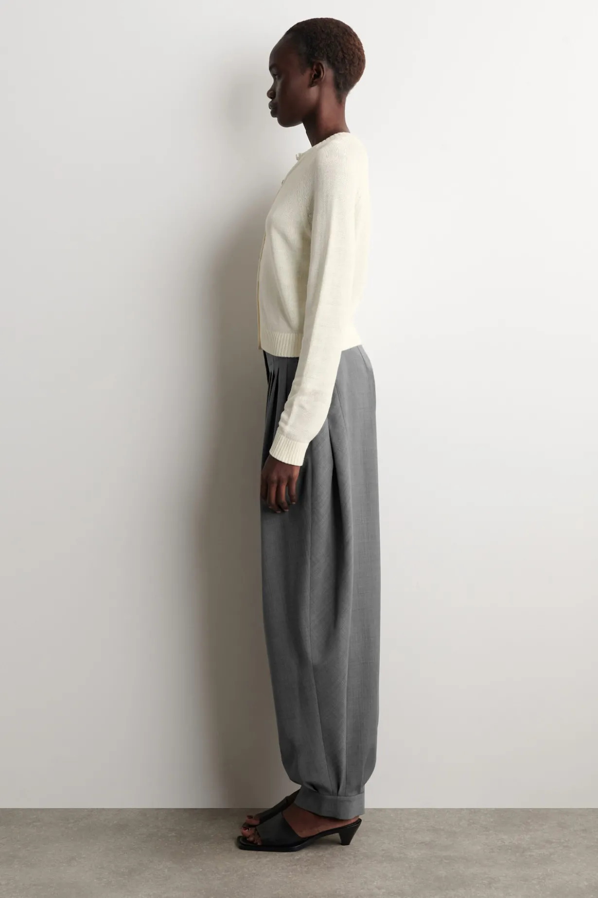 STRICKJACKE AUS LEINEN