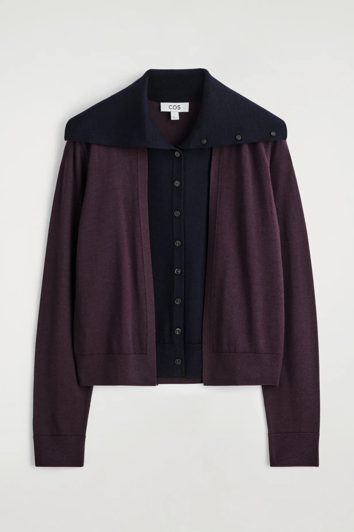 STRICKJACKE AUS MERINOWOLLE MIT HOHEM KRAGEN