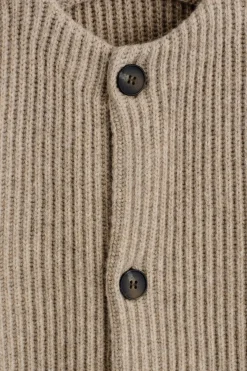 STRICKJACKE AUS WOLLE MIT RUNDHALSAUSSCHNITT