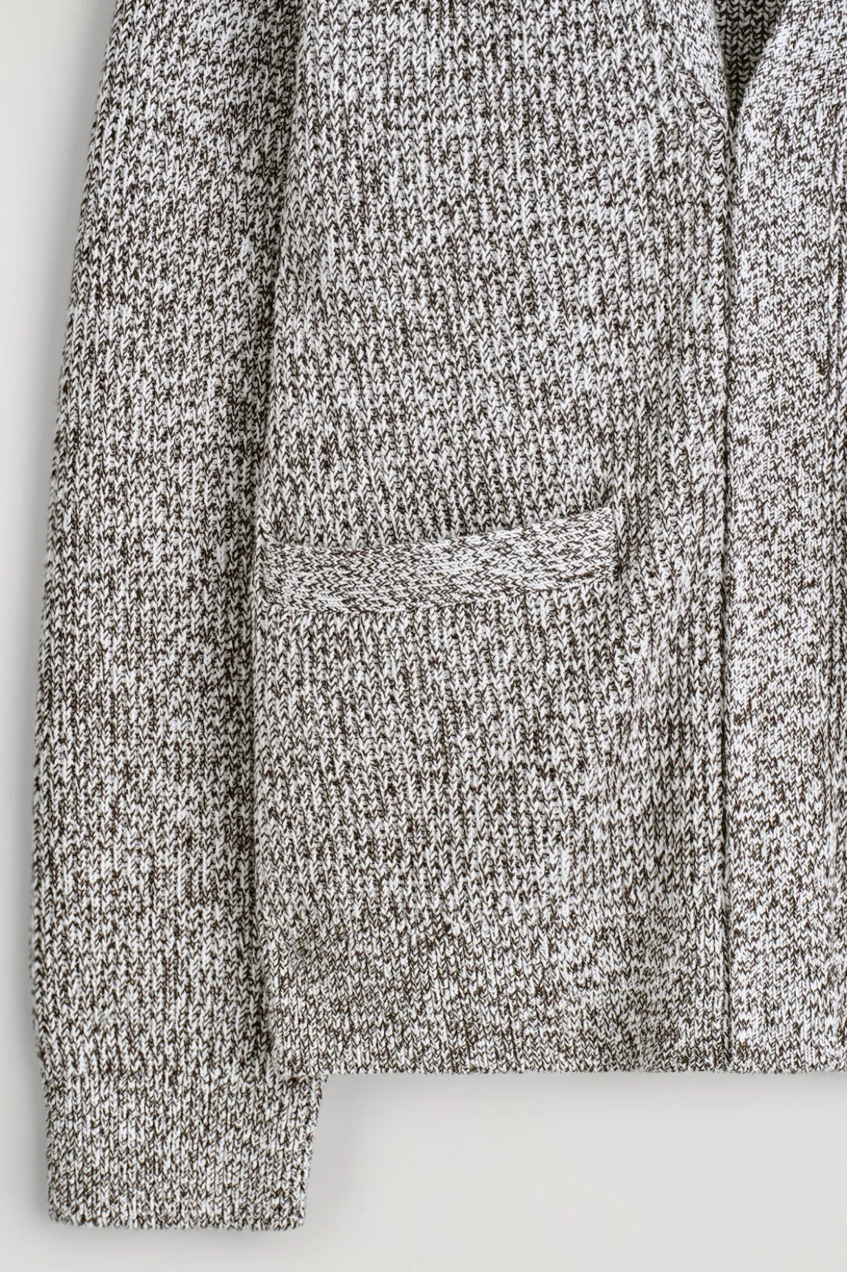 STRICKJACKE MIT REISSVERSCHLUSS UND V-AUSSCHNITT