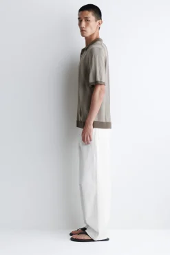 STRICK-POLOSHIRT MIT DIFFUSEN STREIFEN