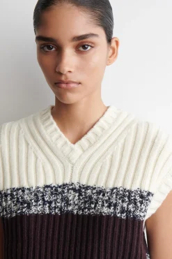 STRICKPULLUNDER AUS MERINOWOLLE MIT V-AUSSCHNITT