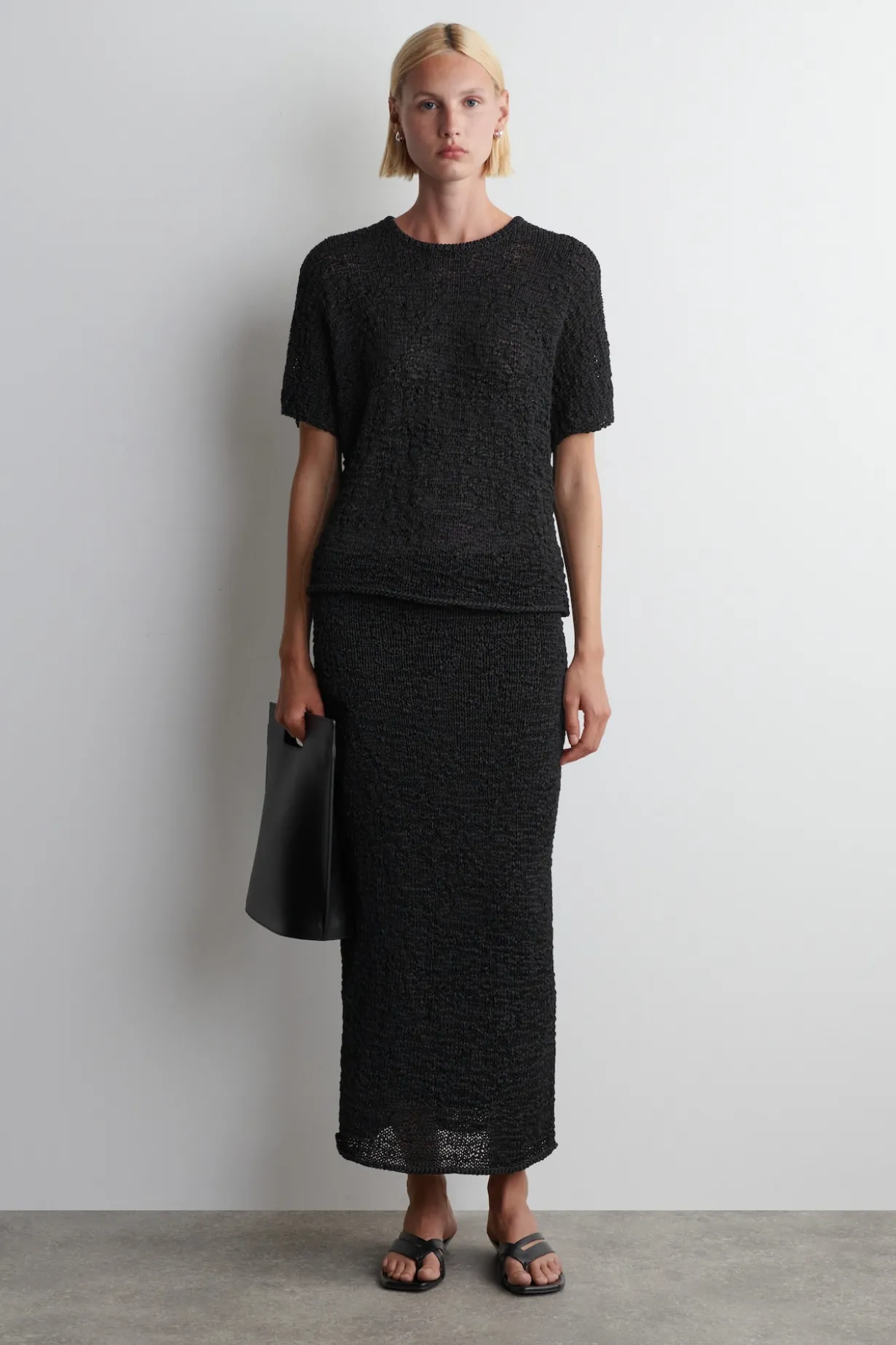 STRUKTURIERTES OBERTEIL MIT LOCHSTRICKMUSTER