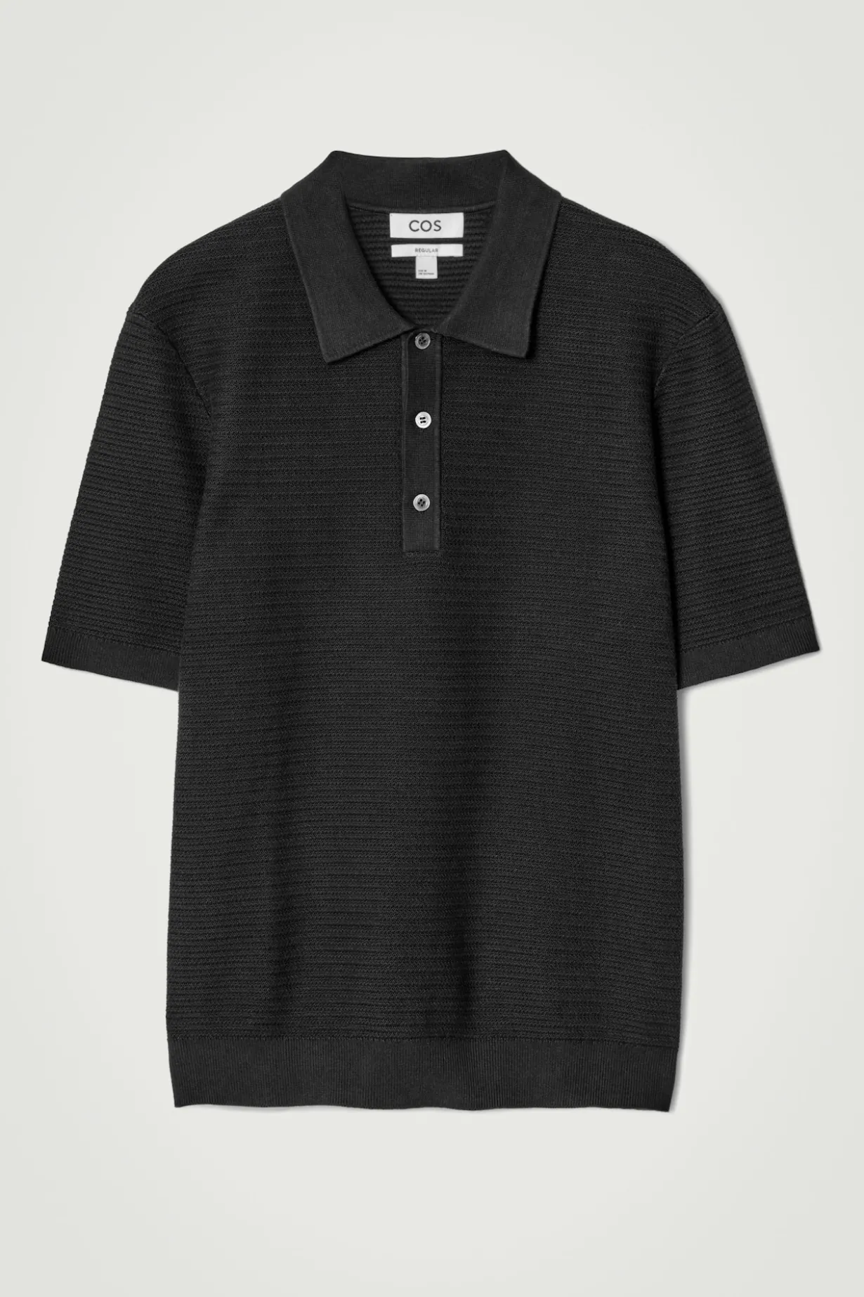 STRUKTURIERTES STRICK-POLOSHIRT AUS BAUMWOLLE