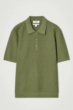 STRUKTURIERTES STRICK-POLOSHIRT AUS BAUMWOLLE