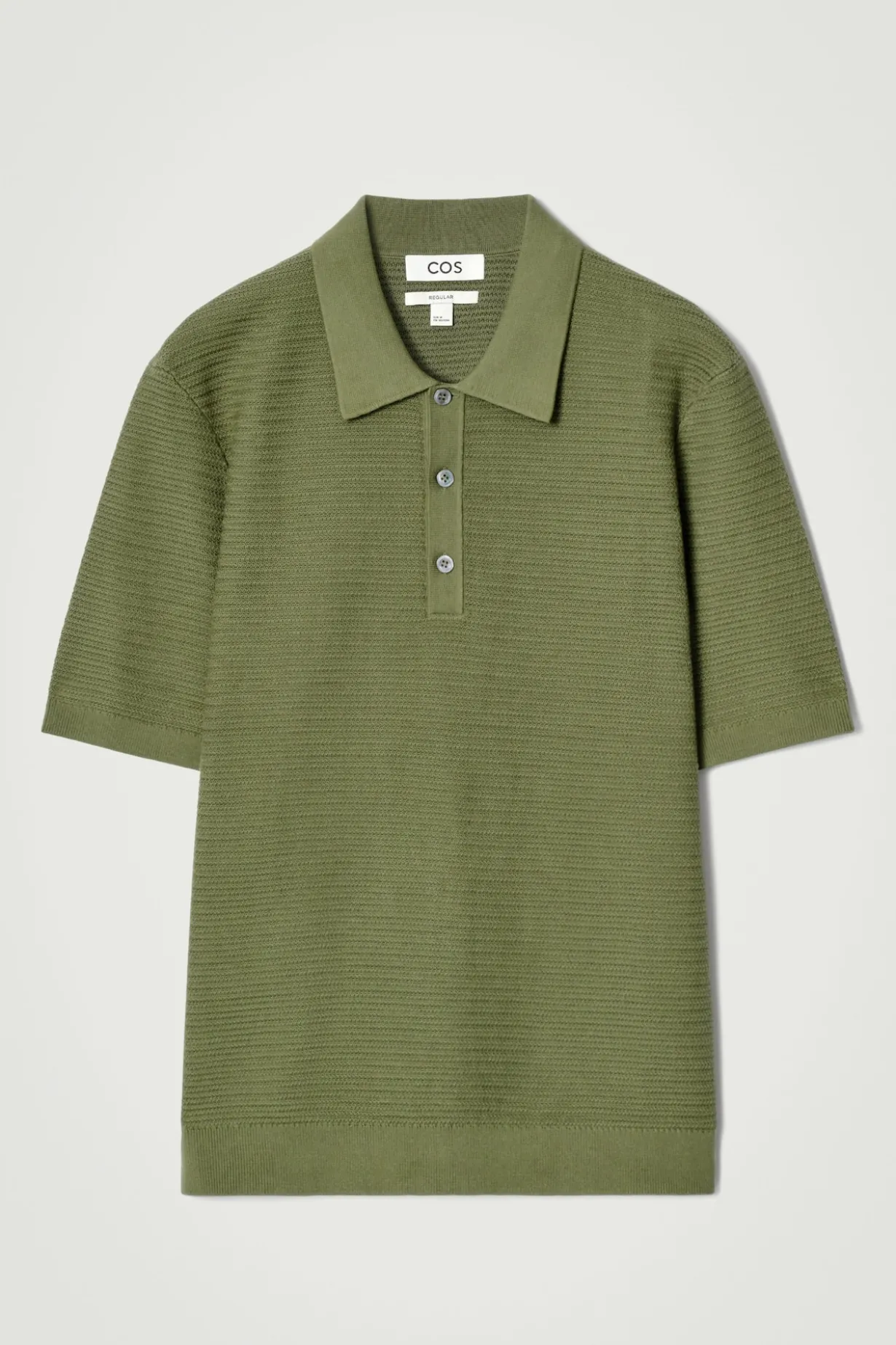 STRUKTURIERTES STRICK-POLOSHIRT AUS BAUMWOLLE