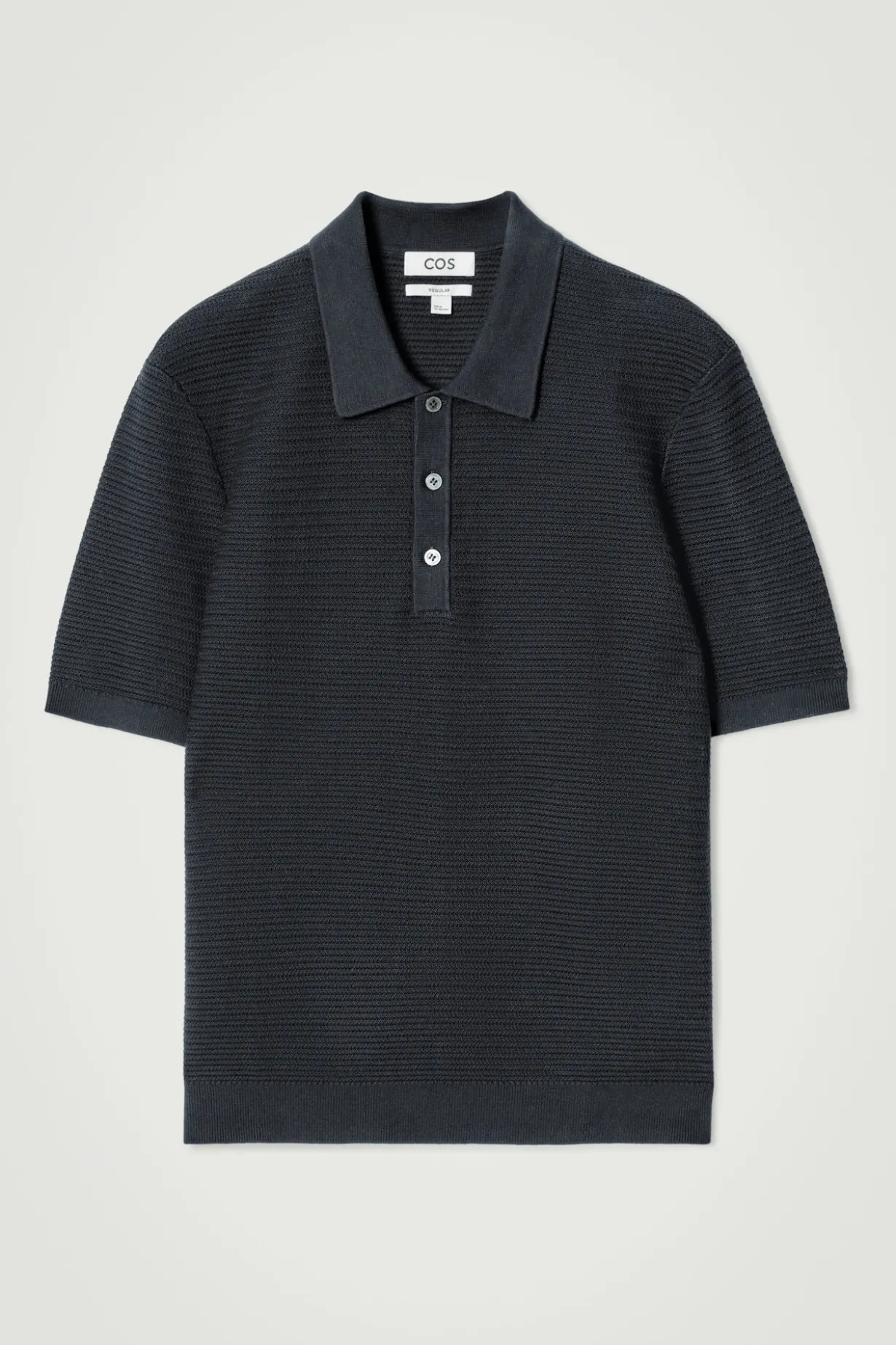 STRUKTURIERTES STRICK-POLOSHIRT AUS BAUMWOLLE