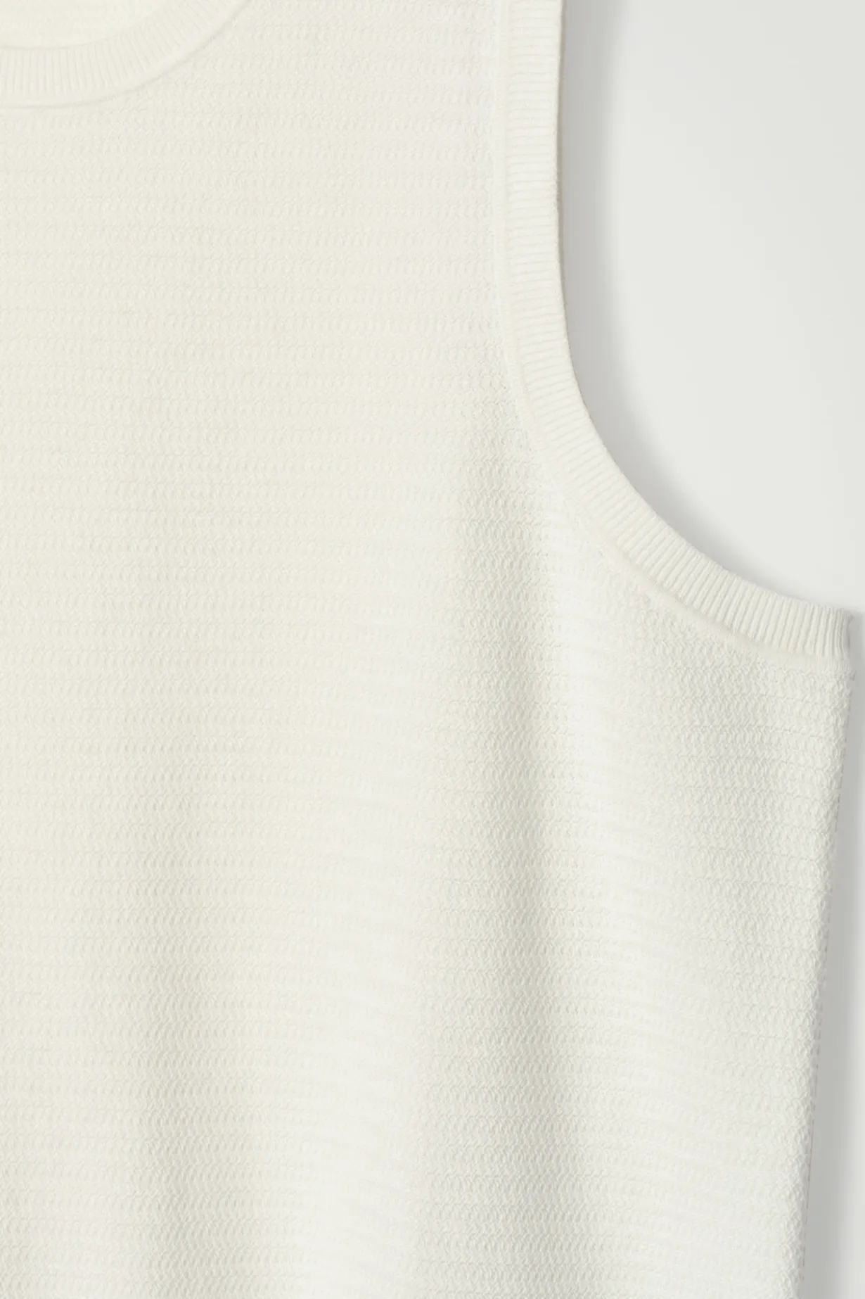 STRUKTURIERTES TANKTOP AUS BAUMWOLLE