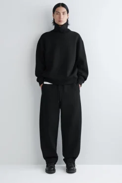 SWEATSHIRT AUS SCUBA MIT STEHKRAGEN