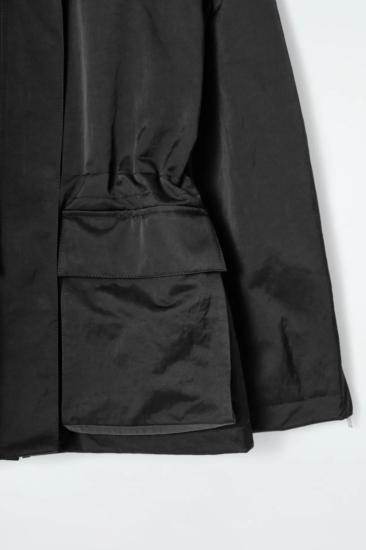 TAILLIERTE UTILITY-JACKE