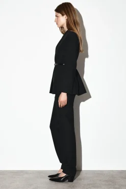 TAILLIERTER KRAGENLOSER BLAZER