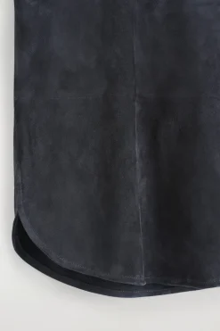 TANKTOP AUS VELOURSLEDER MIT RUNDEM AUSSCHNITT