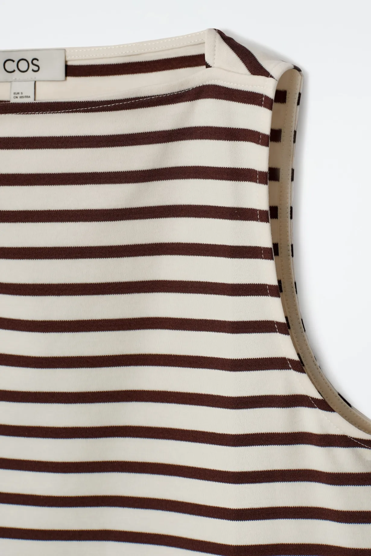 TANKTOP MIT U-BOOT-AUSSCHNITT