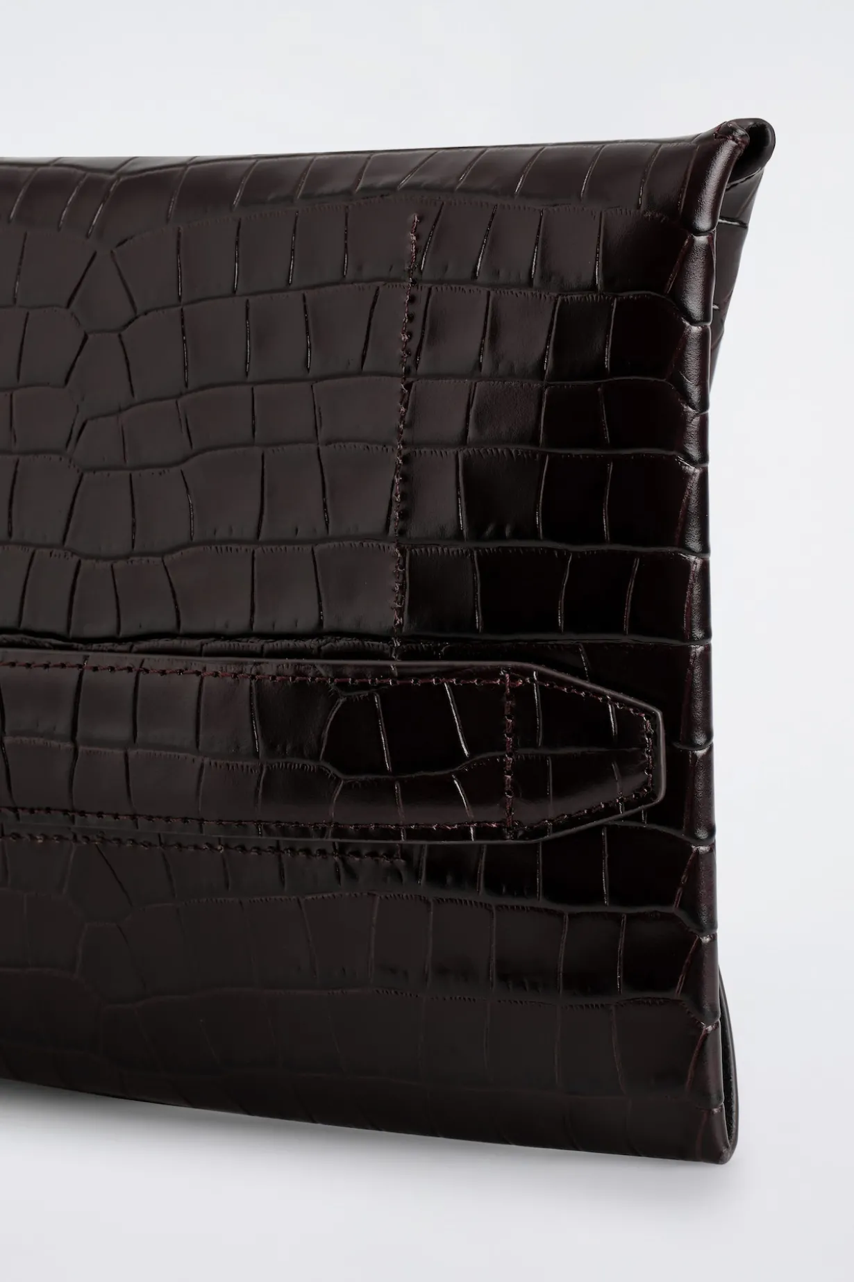 TASCHE AUS LEDER IN KROKODILOPTIK
