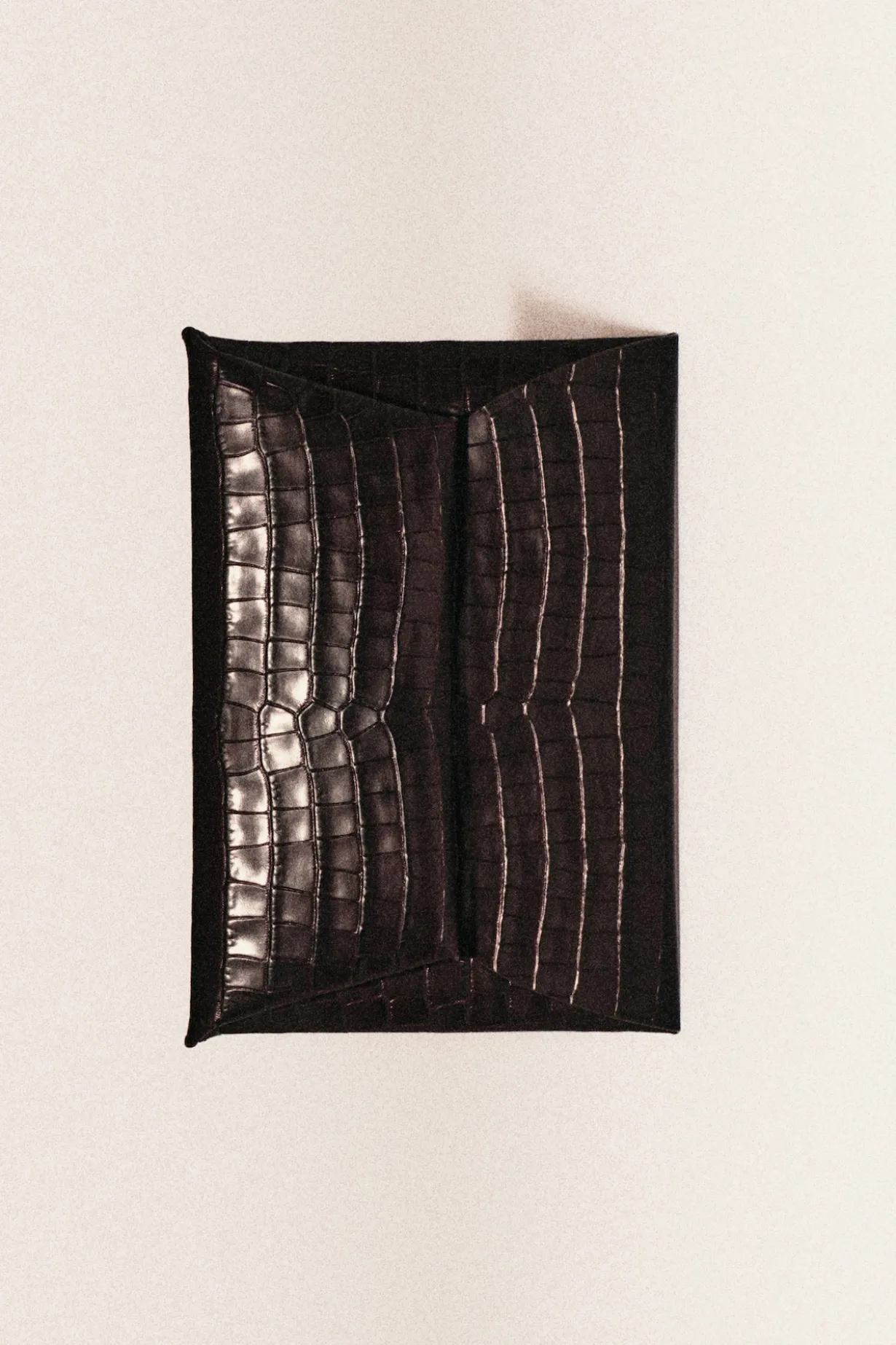 TASCHE AUS LEDER IN KROKODILOPTIK