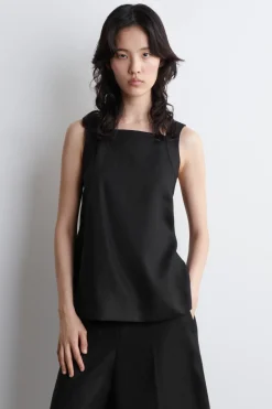 TOP AUS LEINEN MIT BINDEDETAIL HINTEN