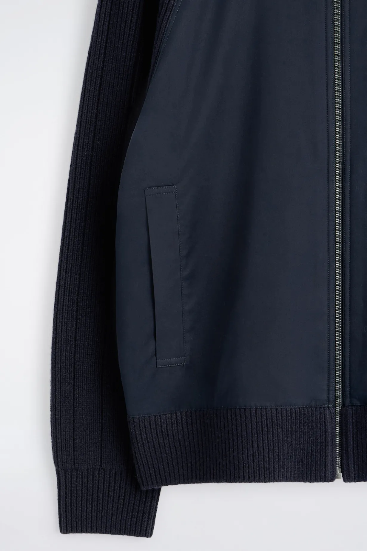 TRAININGSJACKE AUS MERINOWOLLE MIT BAUMWOLLPARTIE