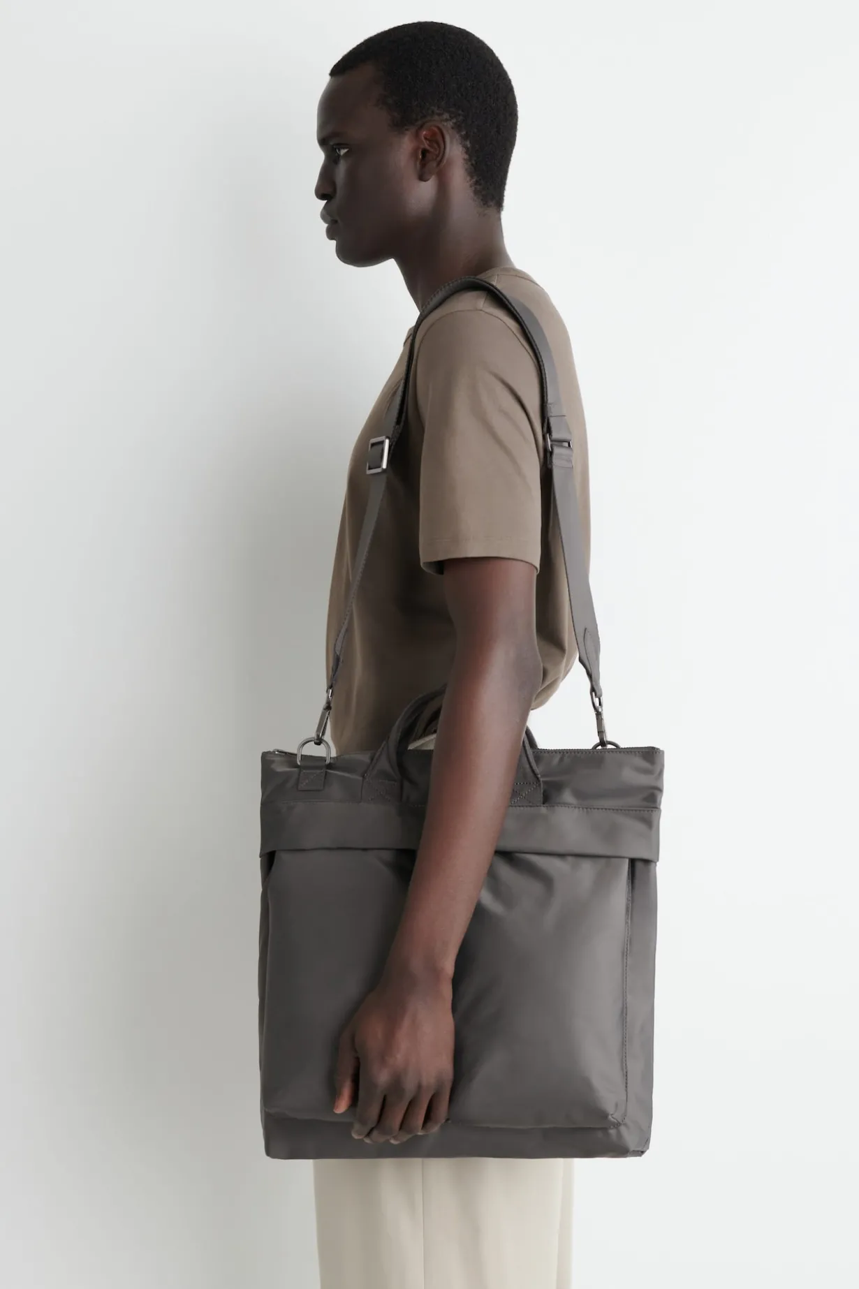TRANSIT MESSENGER BAG - NYLON