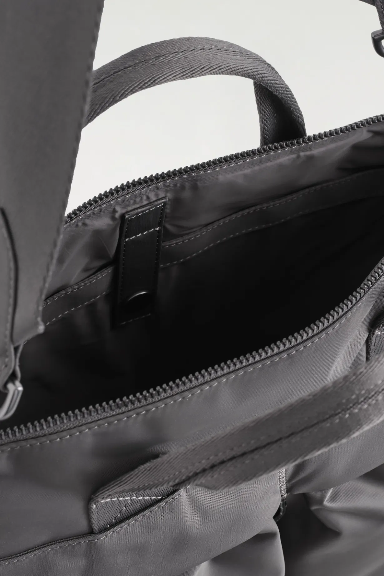 TRANSIT MESSENGER BAG - NYLON