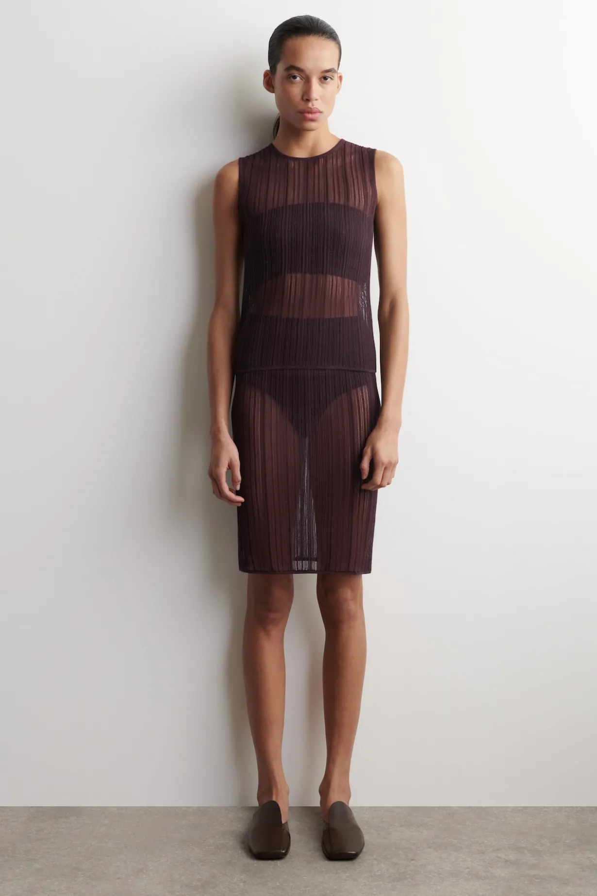 TRANSPARENTER STRICKROCK MIT SPITZENDETAILS