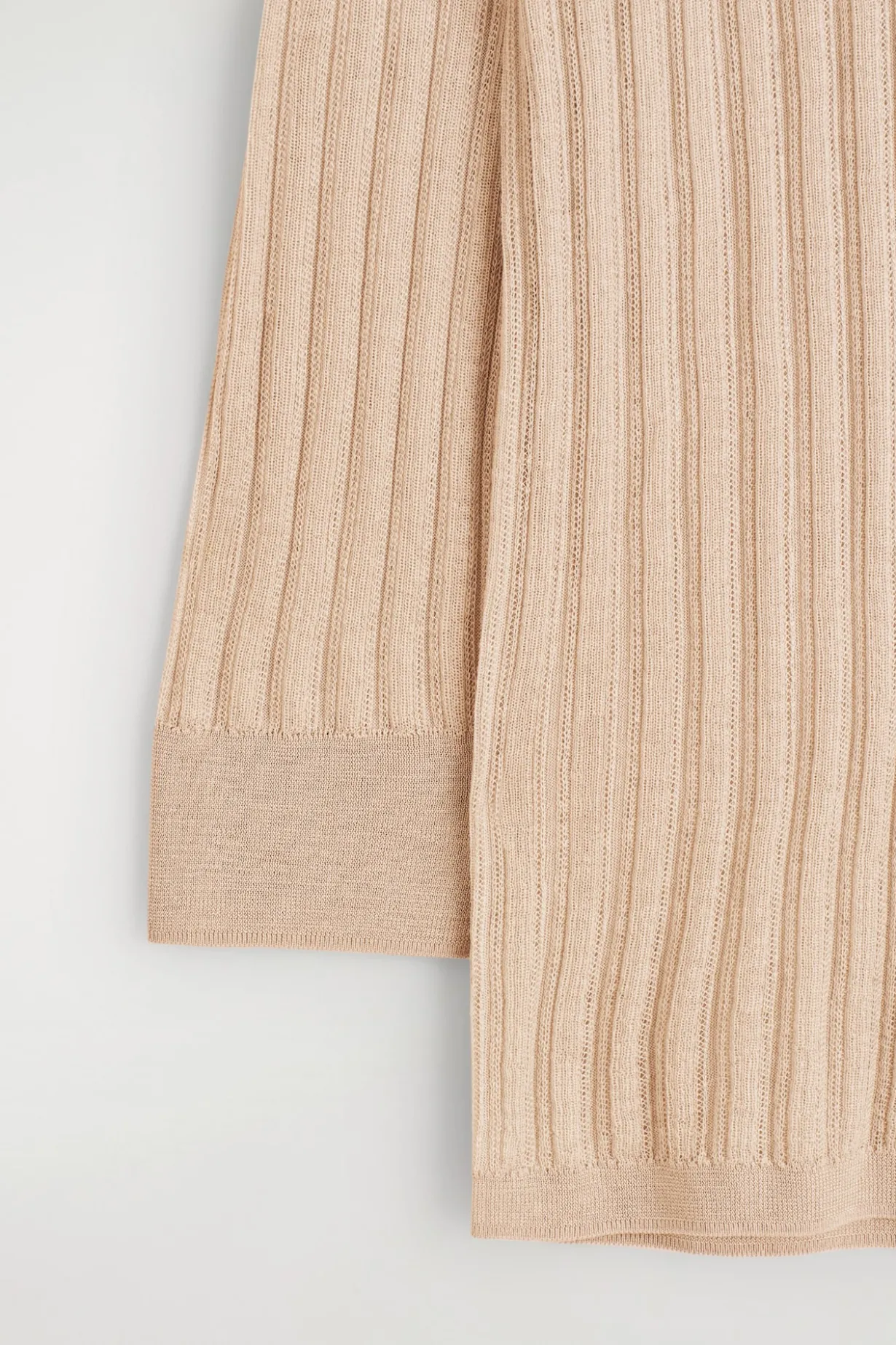 TRANSPARENTES STRICKOBERTEIL AUS SEIDE