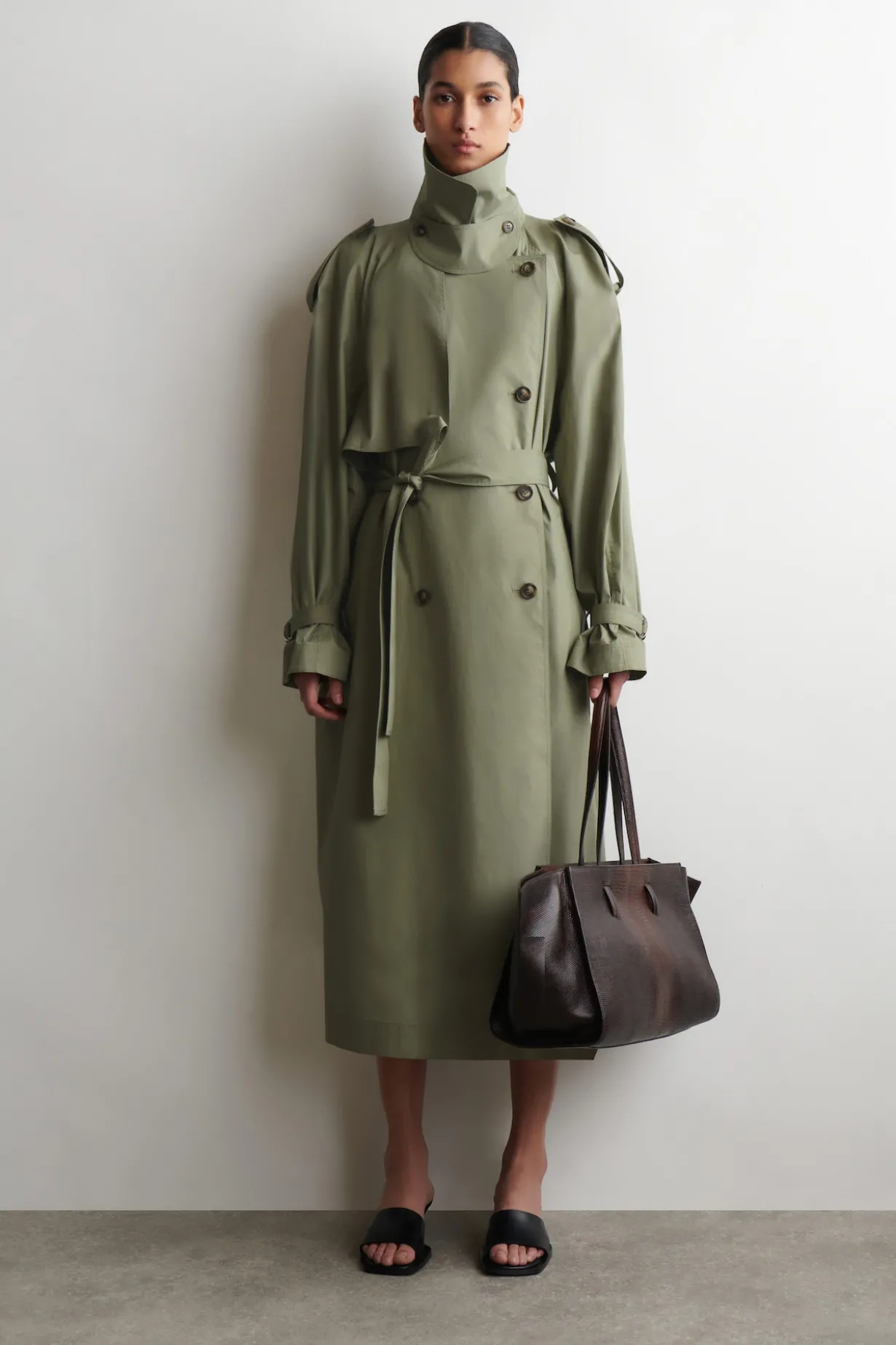 TRENCHCOAT AUS BAUMWOLLE MIT STEHKRAGEN
