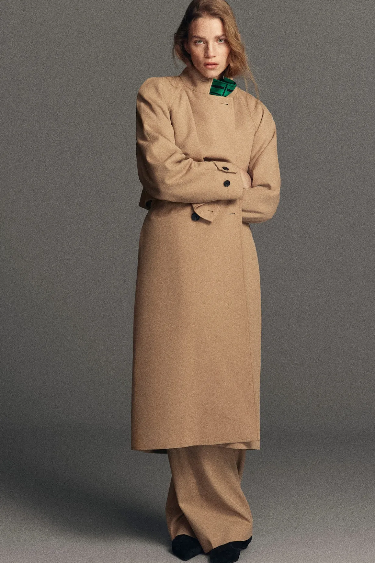 TRENCHCOAT AUS WOLL-TWILL IN WICKELOPTIK